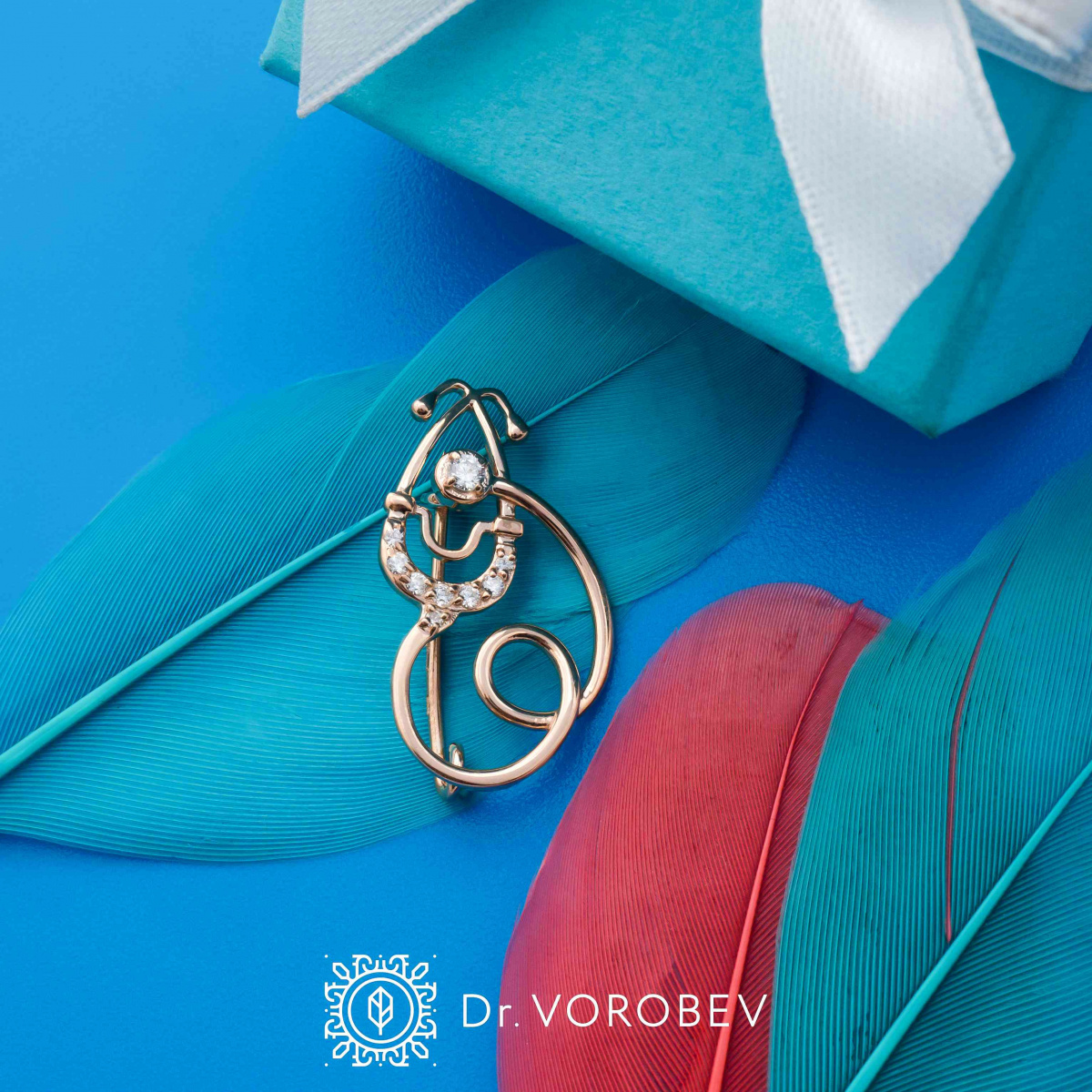 Брошь "Фонендоскоп №9" Au 585