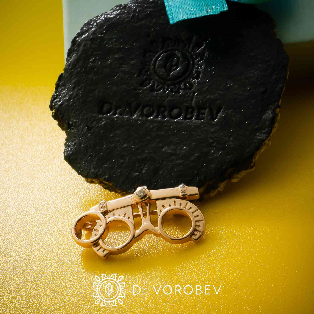 Брошь "Пробная оправа" позолота